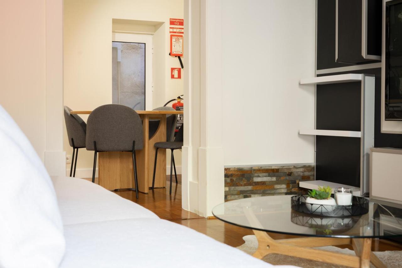 Charming Apt In Historic House Coimbra Bagian luar foto