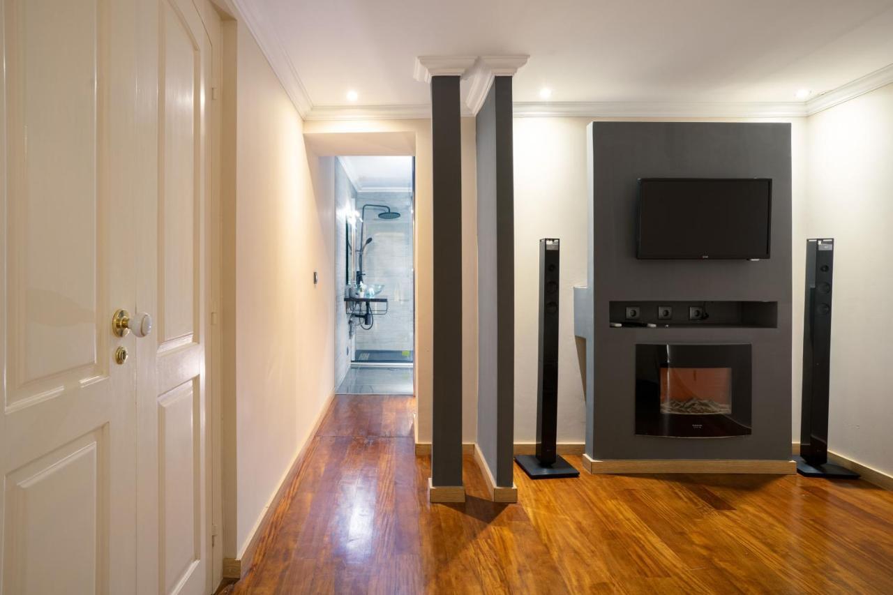 Charming Apt In Historic House Coimbra Bagian luar foto